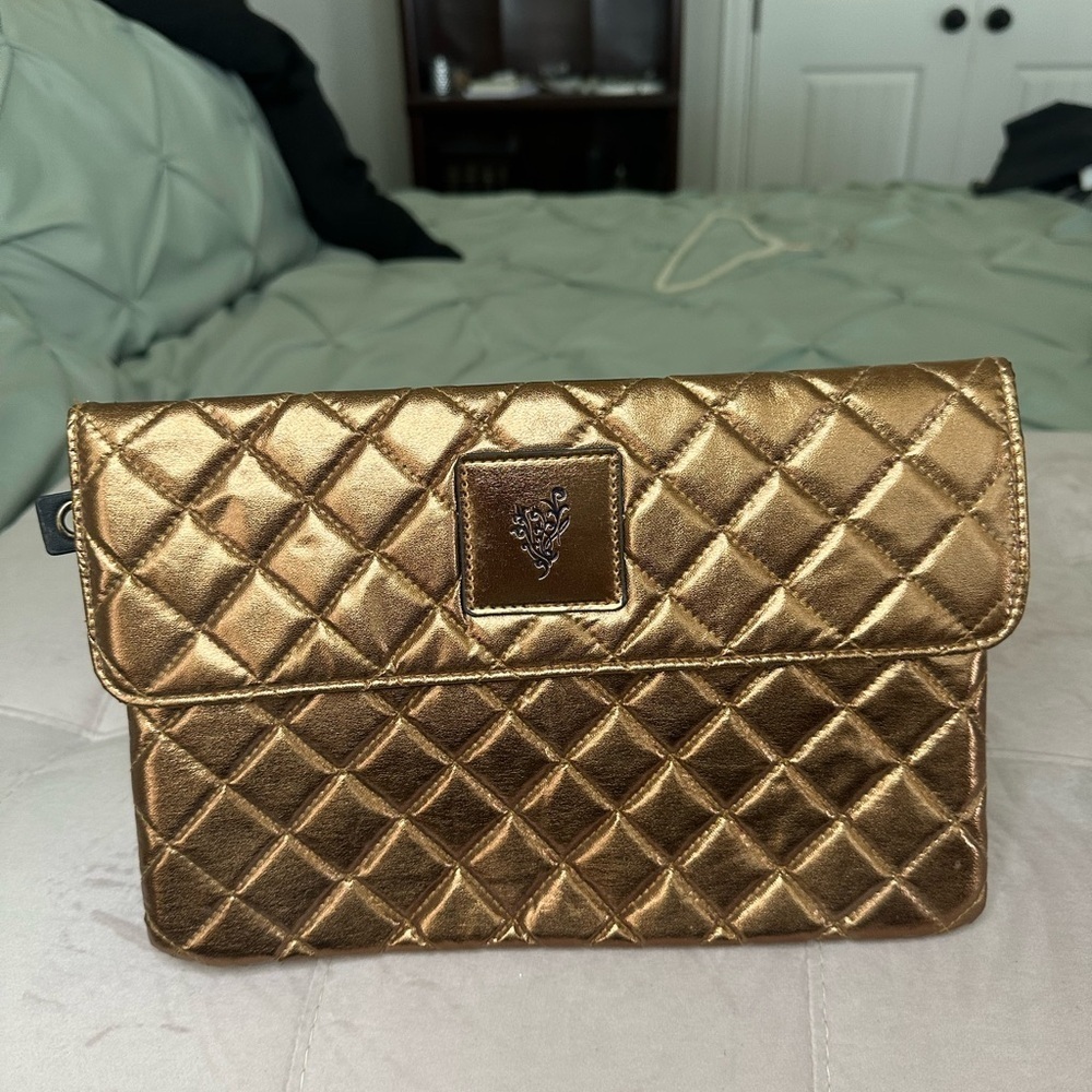 Gold Quilted Women's Bag - Picture 2 of 3